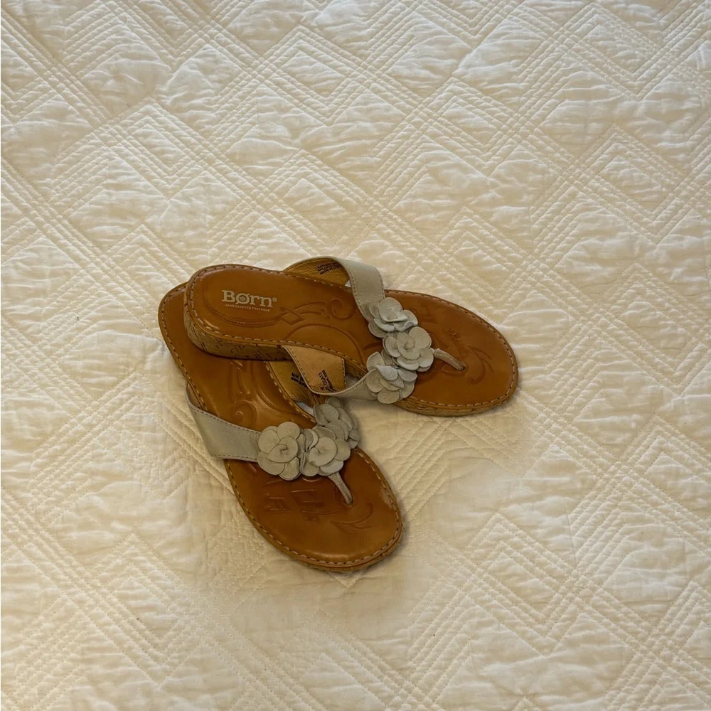 Born Taupe Leather Floral Cork Platform Wedge Sandals Size 7